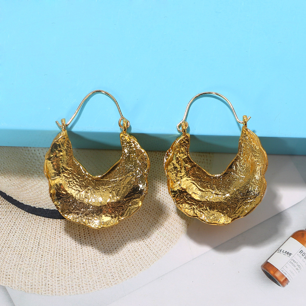 Concave-convex Metallic Luster U-shaped Alloy Earrings display picture 6