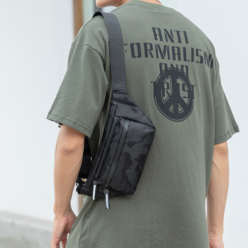 Factory-made men's waist bags, trendy chest packs, streetwear-style shoulder bags, sports crossbody bags, compact backpacks, and versatile messenger bags for men