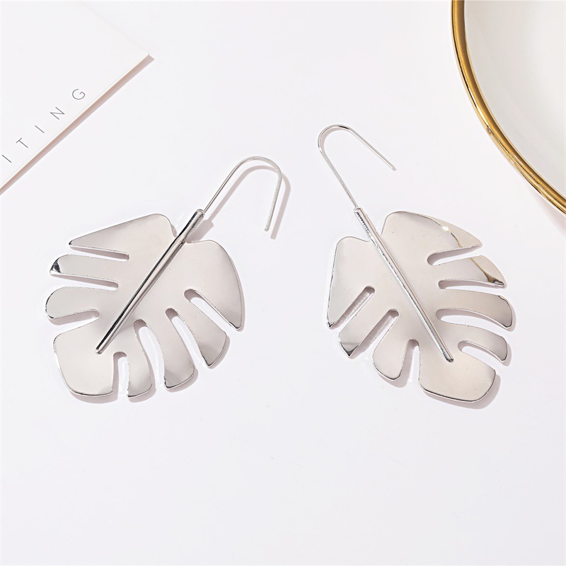 New Earrings Exaggerated Earrings Long Section Simple Metal Banana Leaf Earrings Wholesale Nihaojewelry display picture 5