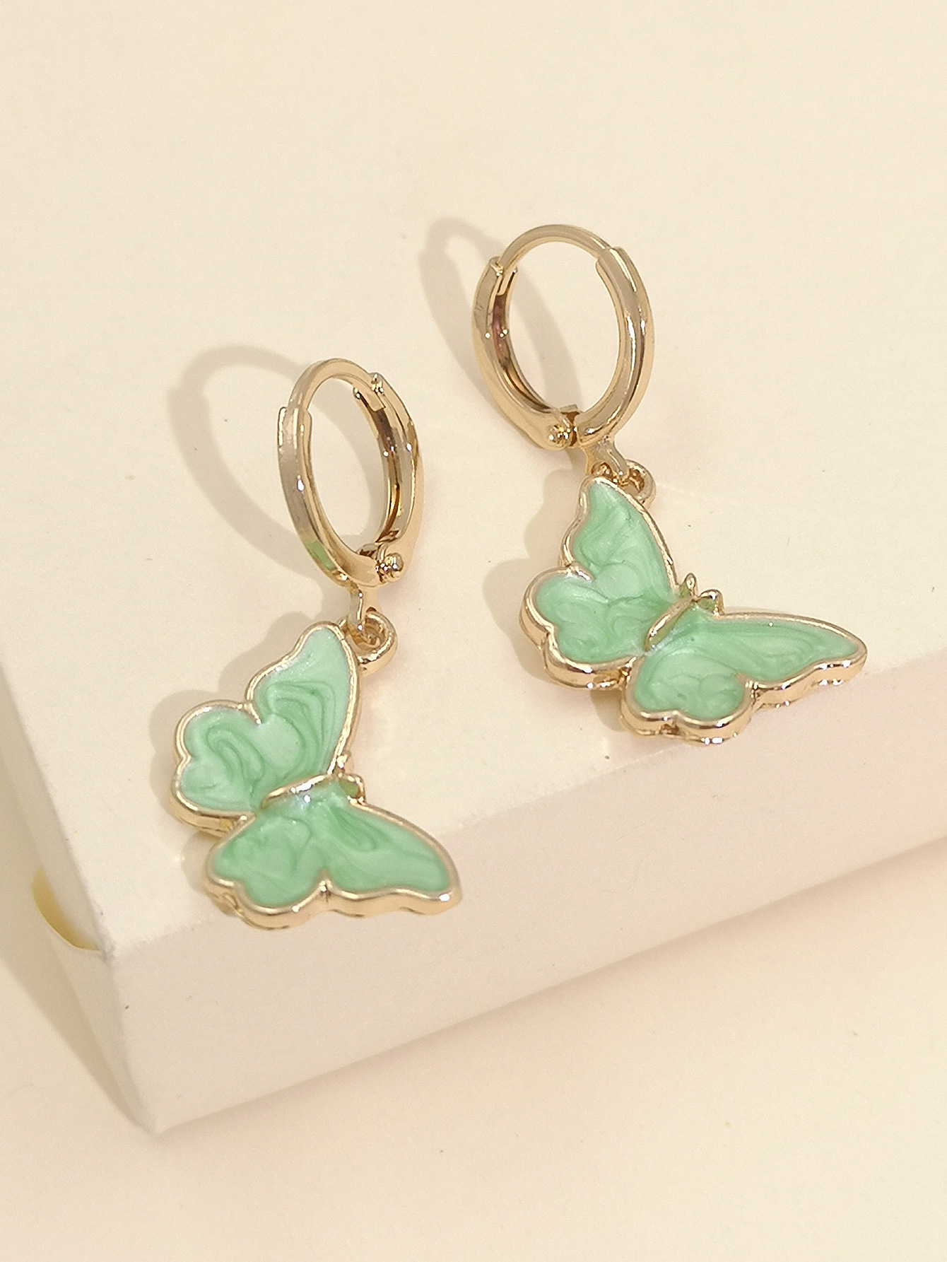 Fashion Butterfly Earrings Korean Temperament Elegant Butterfly Fresh Simple Earrings Wholesale display picture 9