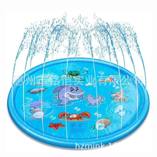 Travel toy play in water