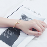 Волнистый модный универсальный браслет, 2020, европейский стиль, простой и элегантный дизайн, в корейском стиле, прямые продажи с завода