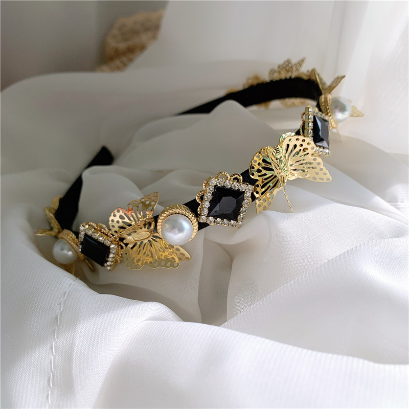 Design Druna Hotel Retro Court European Style Rhinestone Metal Three-dimensional Butterfly Pearl Headband Hair Band display picture 13