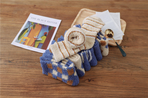 Wholesale coral fleece socks home floor socks women's milk plaid mid-tube thickened warm sleep socks blue series