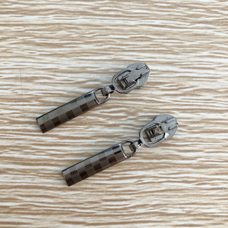 goods in stock high-grade No. 3 Black Nickel nylon Laser head children clothing coat accessories parts No. 3 nylon Slider