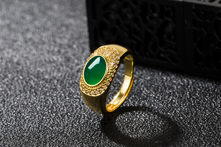 Retro ethnic green agate oval green chalcedony ancient gold ring jewelrypicture1