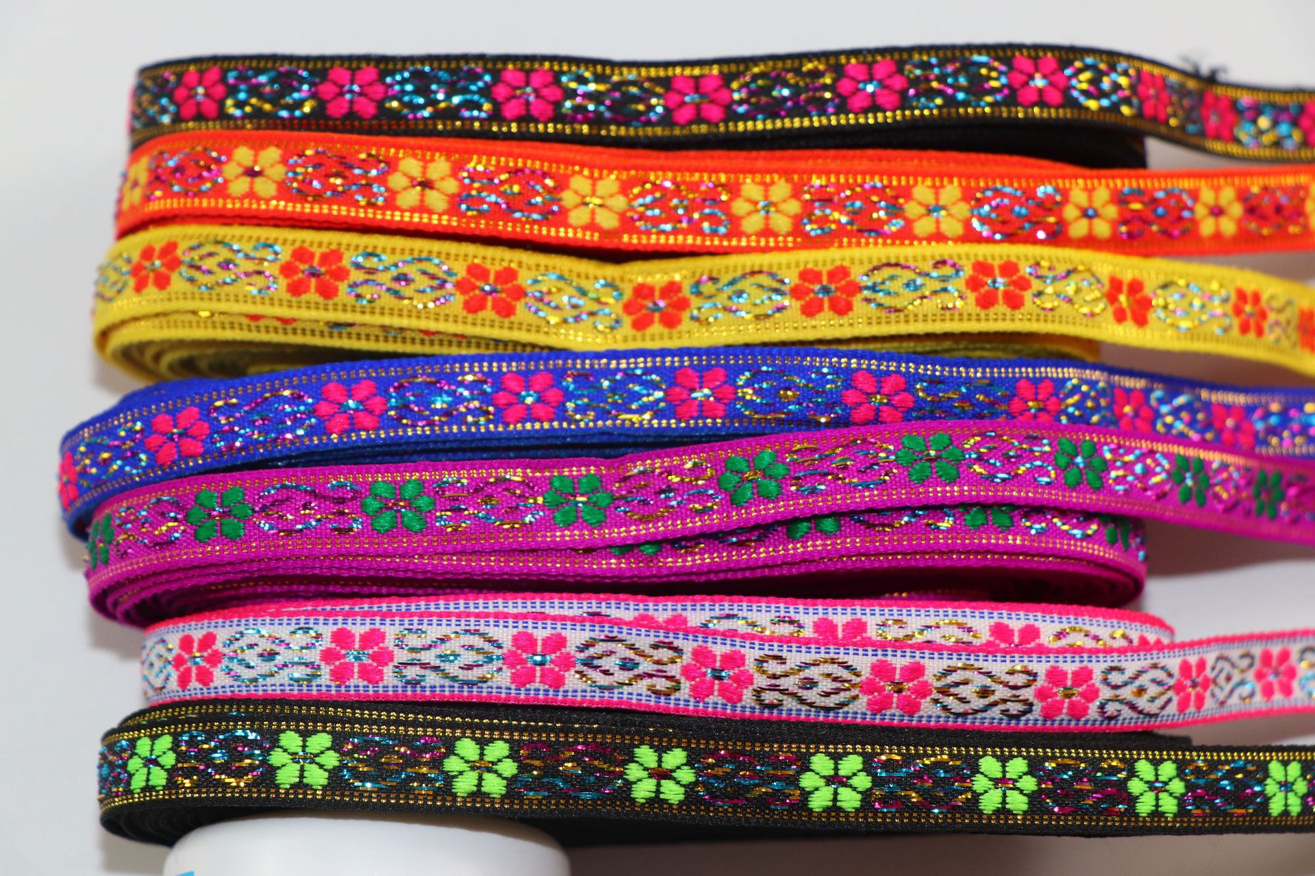 Venta al por mayor accesorios de ropa minoritaria cinta de poliéster estilo pastoral artesanal DIY tela bordado nacional cinta