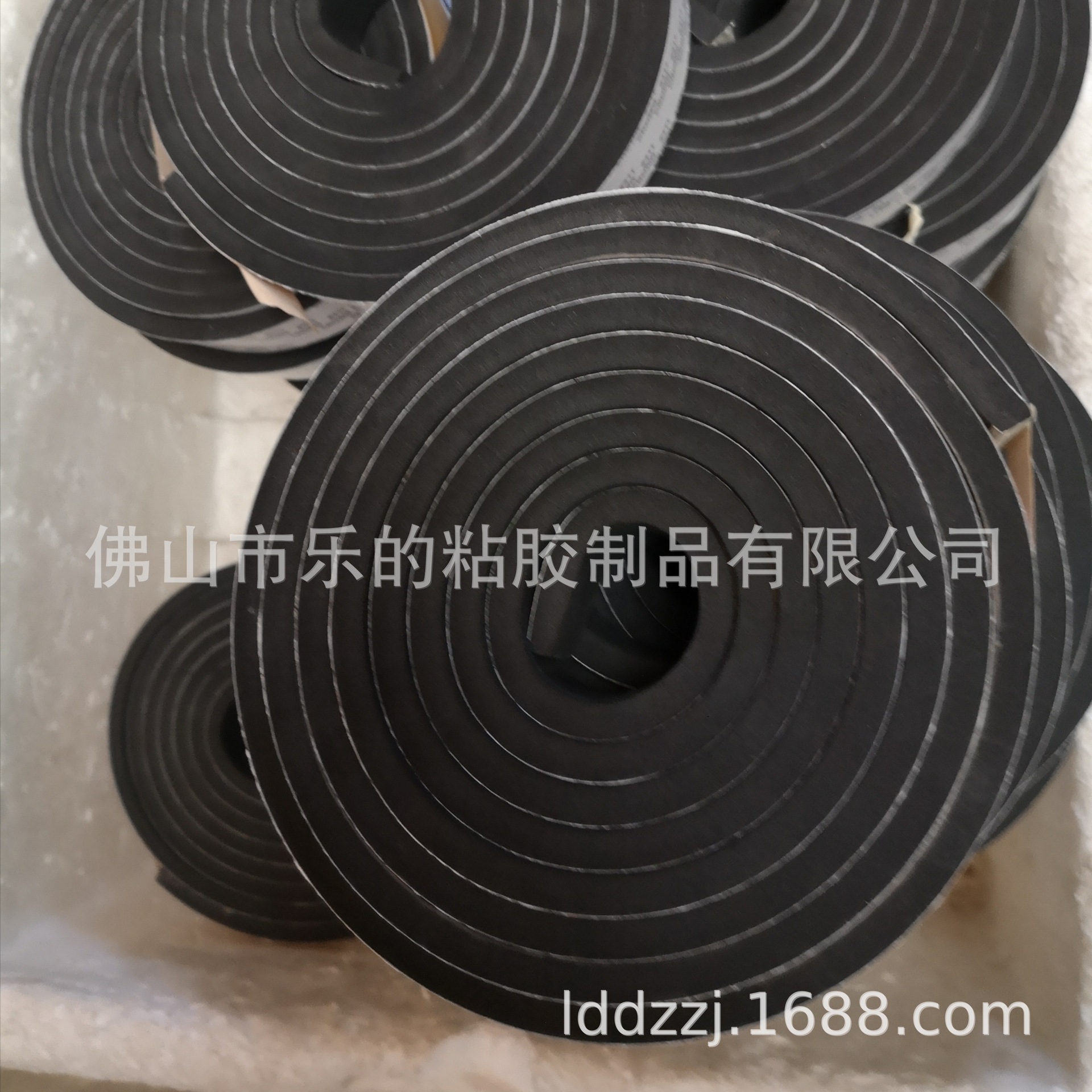 厂家加工电箱密封条 橡塑背胶自粘发泡长条 背胶海绵密封条