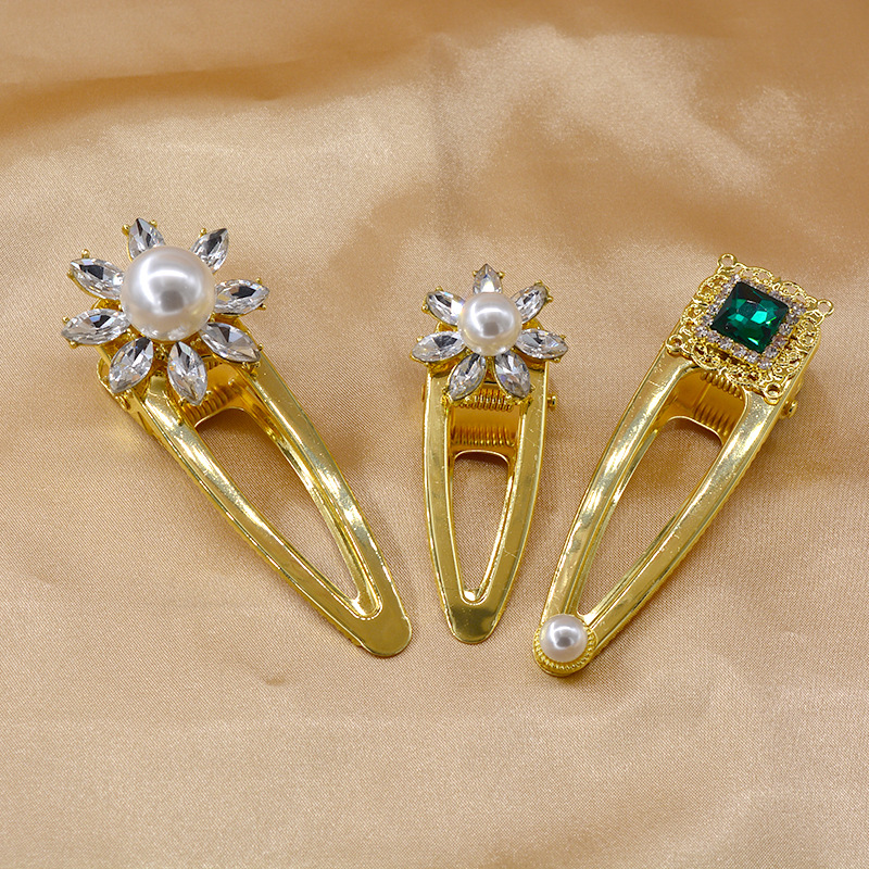 20g Weight Headwear Classification Birthday Occasion Alloy Material Flower Pattern Women'S Gender Plating Design Retro Style The New Simple Crystal Pearl Cheap Hairpin Wholesale 无