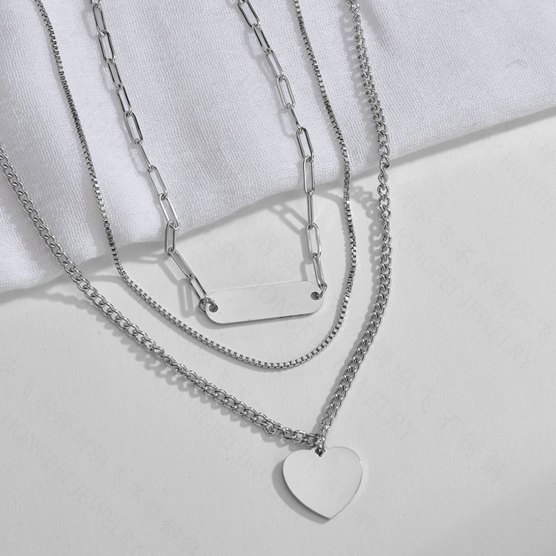 Fashion Love Clavicle Chain For Women Simple Heart-shaped Multilayer Pendant Necklace Stainless Steel New Tide Jewelry Nihaojewelry display picture 5