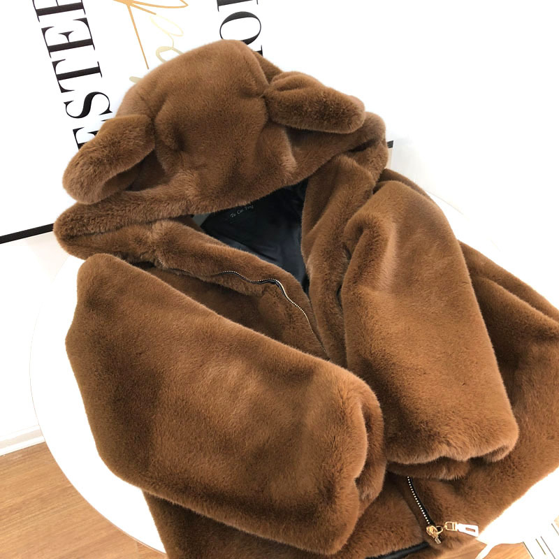 Palton damă din blană artificială cu glugă și urechi de urs_voghion.com