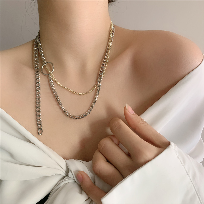 Small Fashion New Couple Gold And Silver Mixed Color Alloy Necklace Clavicle Chain display picture 3