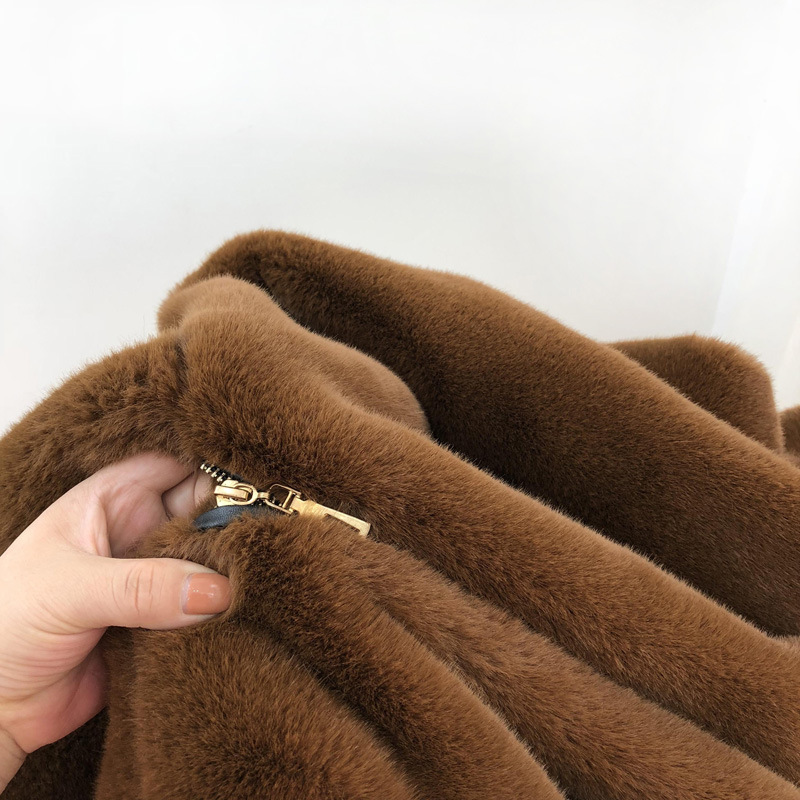 Palton damă din blană artificială cu glugă și urechi de urs_voghion.com