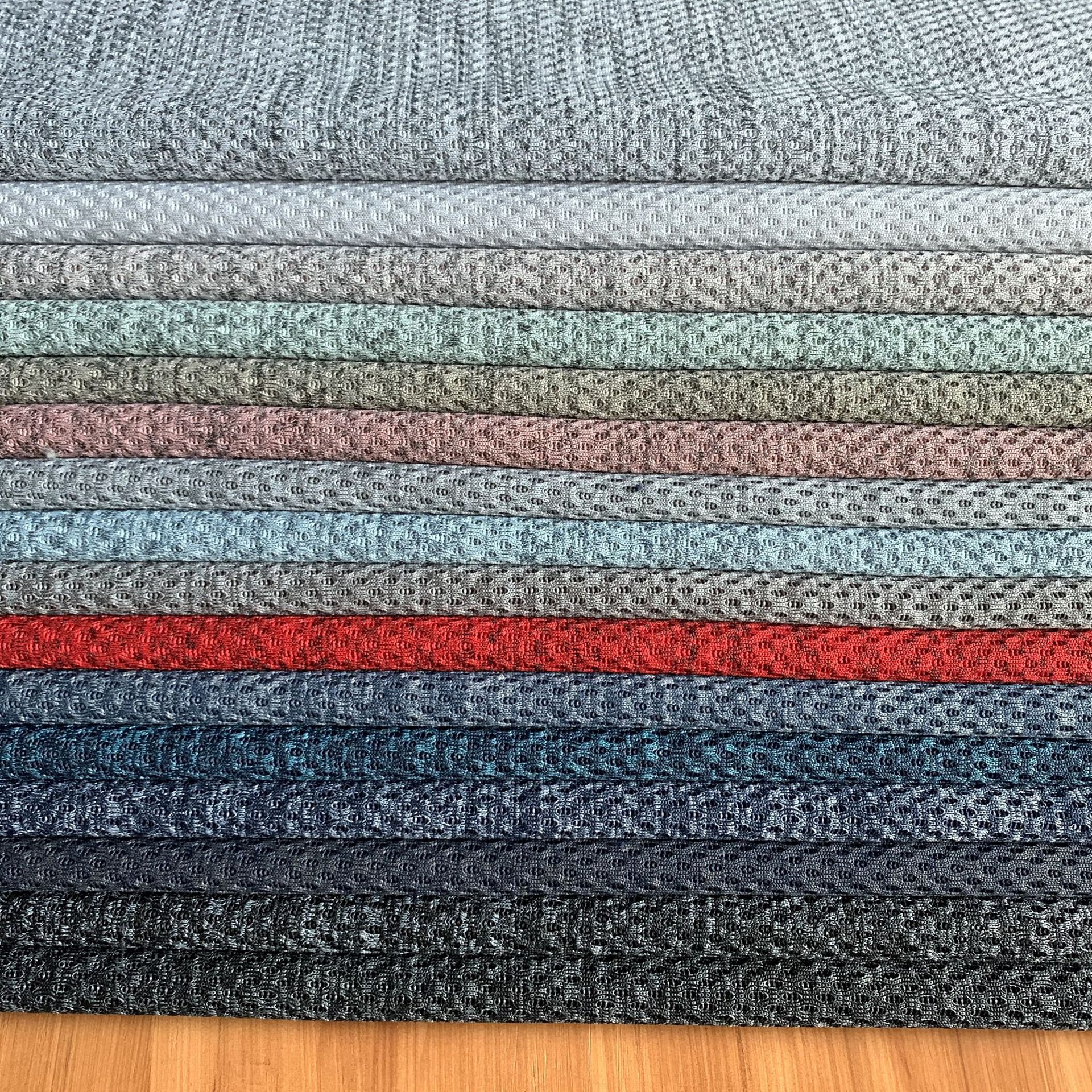 晋江厂家供应新款3D全涤飞织鞋面料透气运动鞋服家居背包针织布料