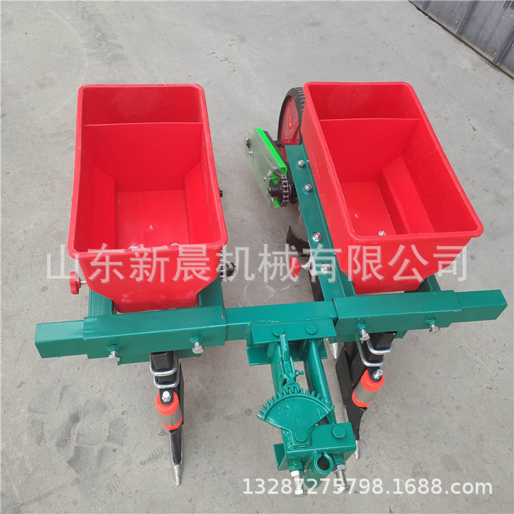 手扶式双行玉米精播机手推式汽油播种机 山地单行施肥机