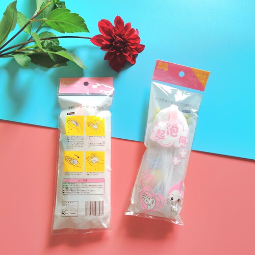 Wholesale colored sponge blocks bubble mesh, foaming net, facial cleanser foaming net, delicate soap foam