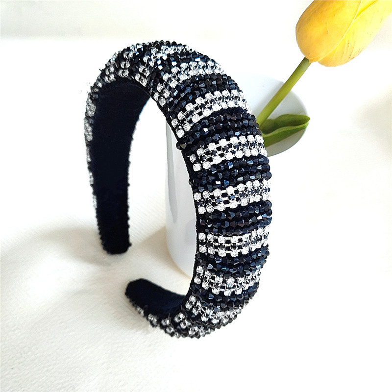 Korean Fashion Alloy Diamond Headband Crystal Headband Wide Side Headband Headdress Wholesale Nihaojewelry display picture 5