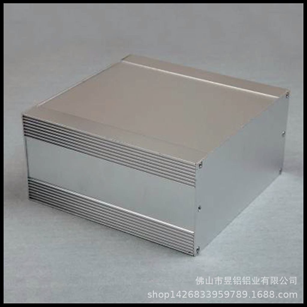 供应多规格现模铝合金型材 散热器圆方管铝合金型材 可来图定做