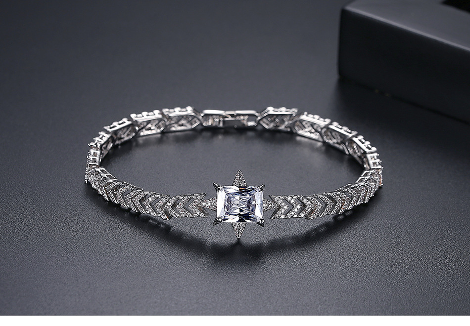 Bracelet En Plaqué Or Zircon Incrusté De Cuivre display picture 3