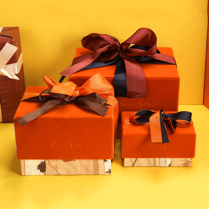 新款节日礼盒婚庆送礼盒天地盖喜糖盒批发绒布伴手礼结婚创意礼盒