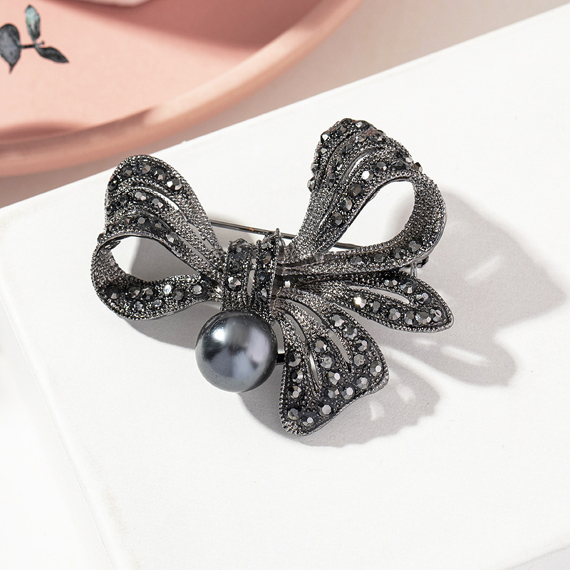 Retro Flower Bow Knot Alloy Plating Inlay Rhinestones Pearl Women's Brooches display picture 3