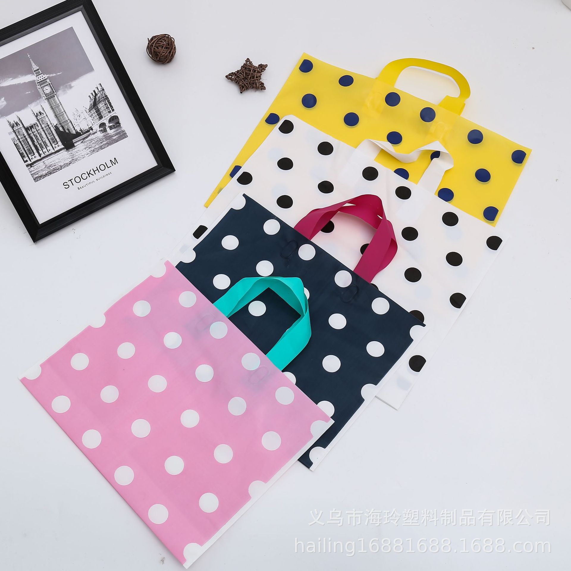 加厚磨砂压纹手提袋 服装内衣包装袋 化妆品购物胶袋批发加印logo