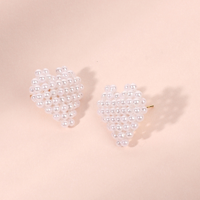 3g Weight Earrings Classification Housewarming, Anniversary, Business, Wedding, Travel, Birthday, Festival Occasion Women'S Gender Gold Color Korea Love-shaped Retro Pearl Niche Fashion Simple Earrings For Women Nihaojewelry 1