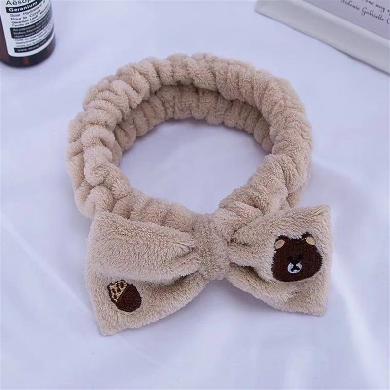 Khaki bear