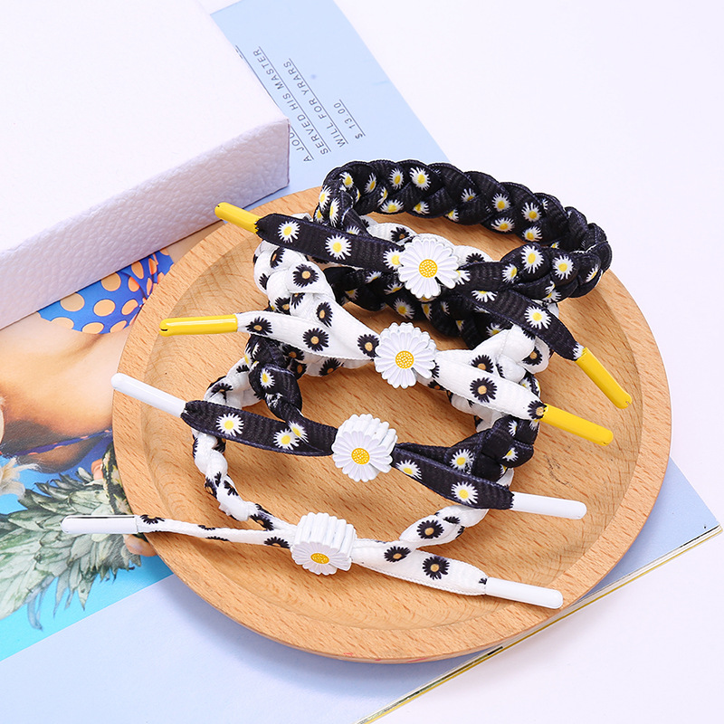 Korean woven small daisy bracelet
