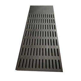 C母猪防滑保温产床橡胶垫，限位保育栏产床养殖场橡胶垫