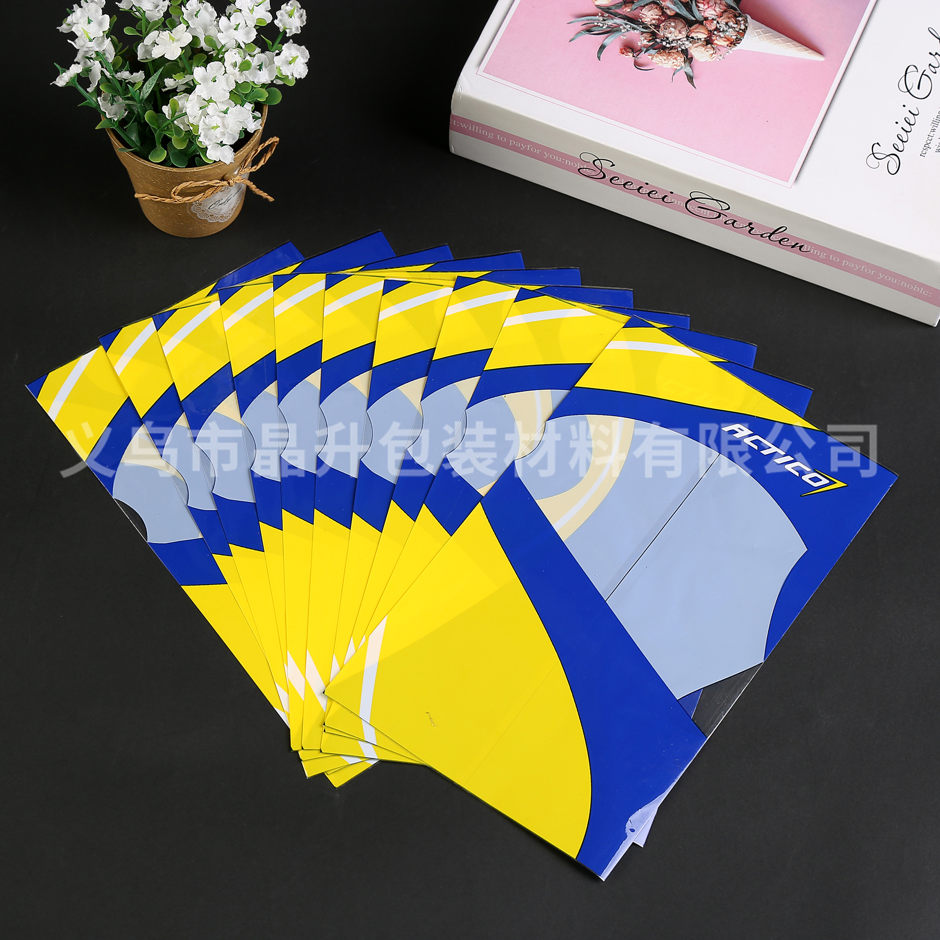 厂家直销两头通包装膜PVC印刷环保收缩标签袋黄蓝配色热缩膜现货