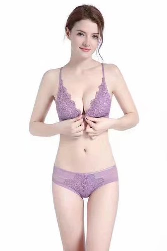 Fashionable European and American Thin Sexy Lace Triangular Cup Wireless Front Buckle Bra Underwear Set 1618