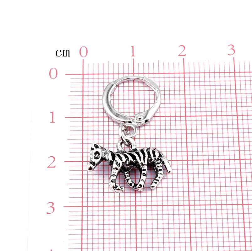 European And American Trendy Unique Jewelry Retro Punk Pony Earrings Antique Silver Three-dimensional Animal Small Ear Ring Ear Clip Cross-border display picture 2