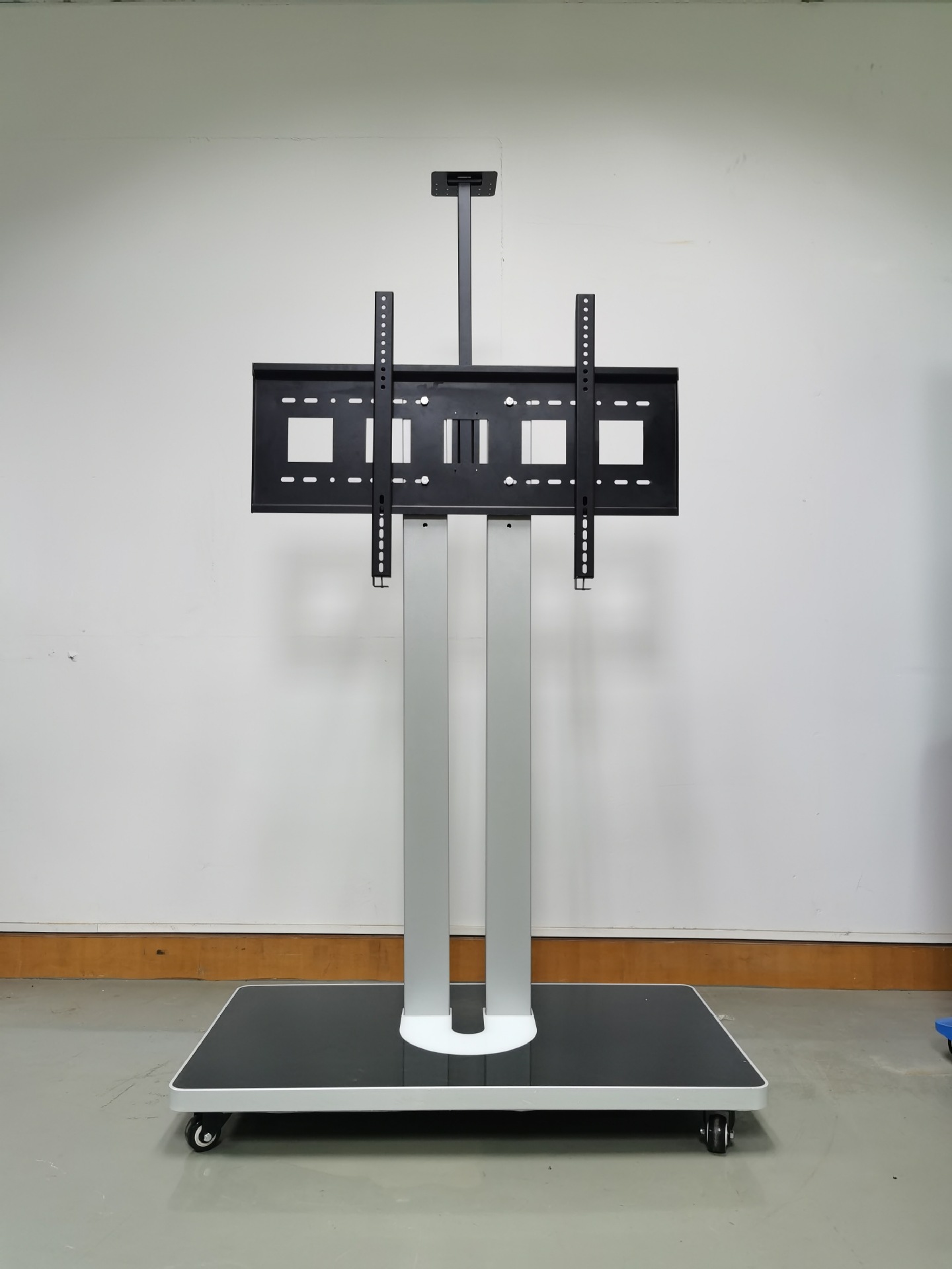 专业43寸55寸65寸70寸75寸会议机电子班牌电子白板移动支架