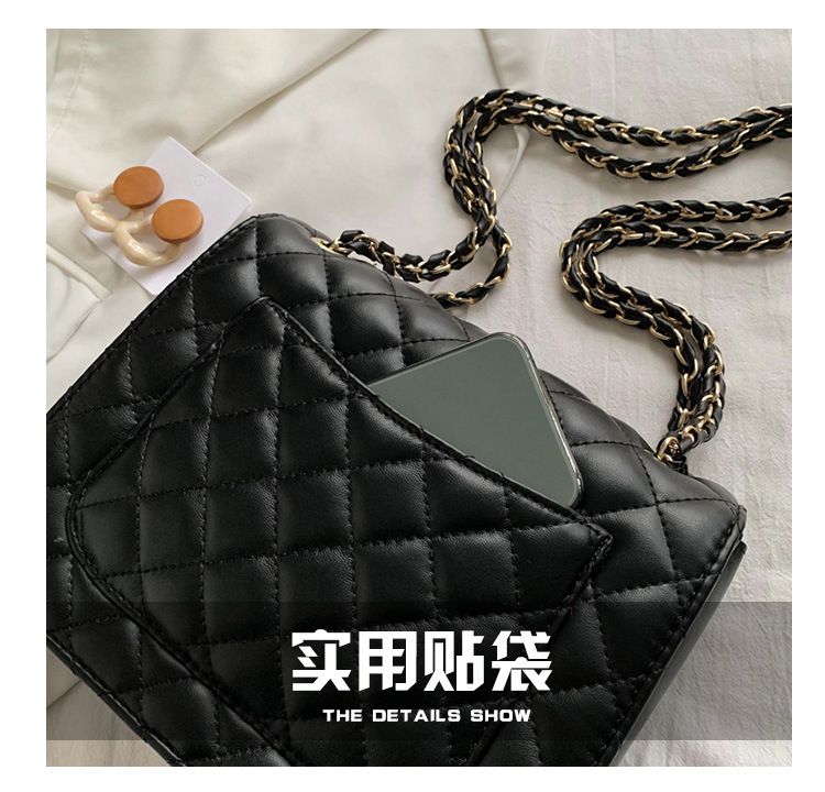 Autumn New Rhombus Quilted Flap Large-capacity Shoulder Embroidered Thread Chain Bag display picture 5