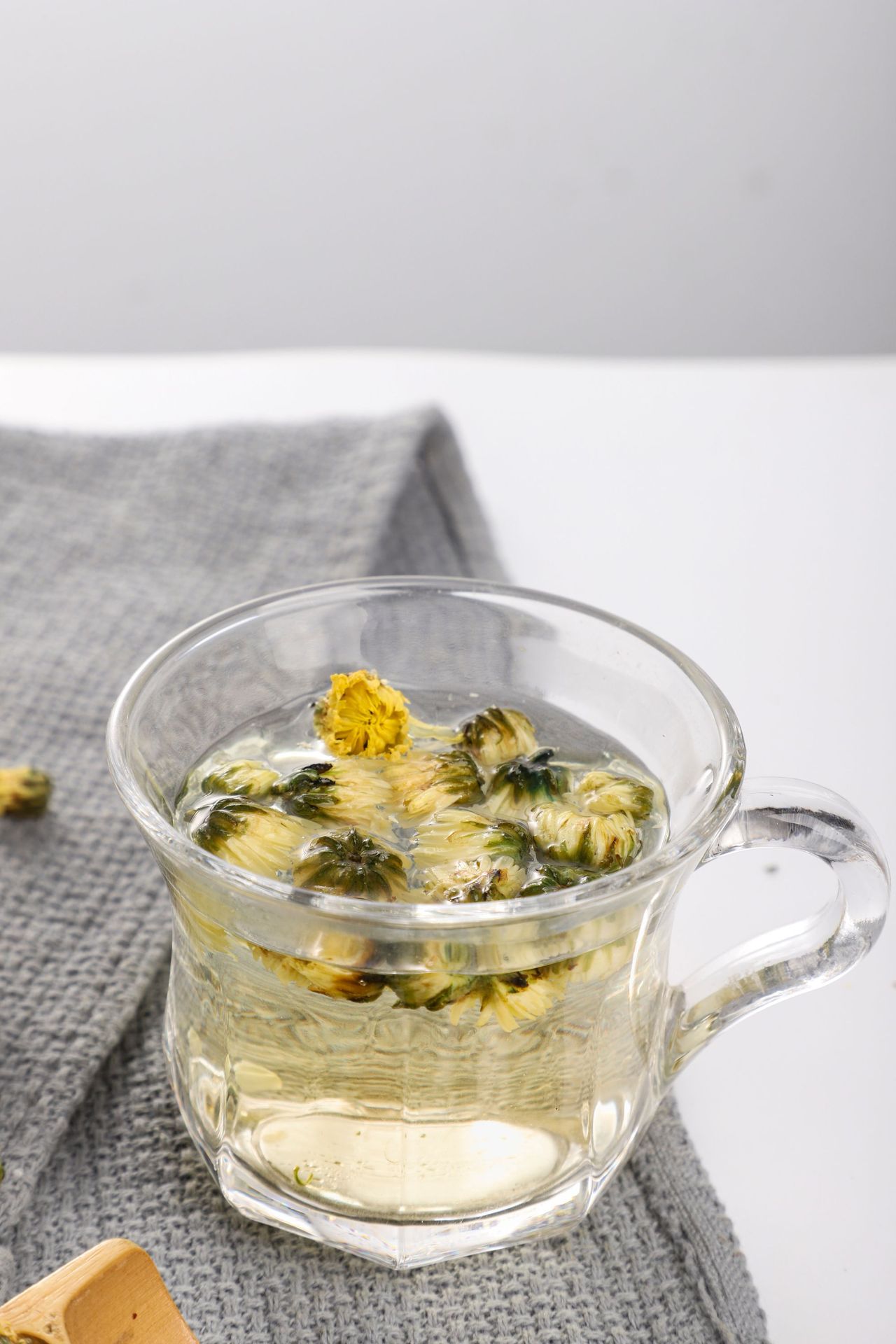Tai Ju Wang Bud Chrysanthemum (Chrysanthemum morifolium) — Dried Hangzhou White Chrysanthemum Flower Tea, 500g details