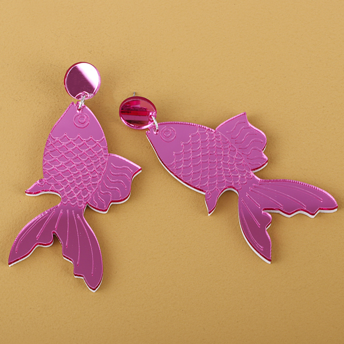 New Acrylic Plate Fish Earrings display picture 4