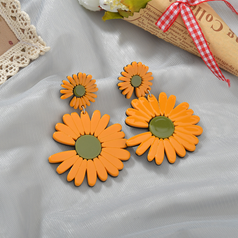 Fashion Acetate Plate Daisy Long Flower Simple Earrings For Women display picture 4