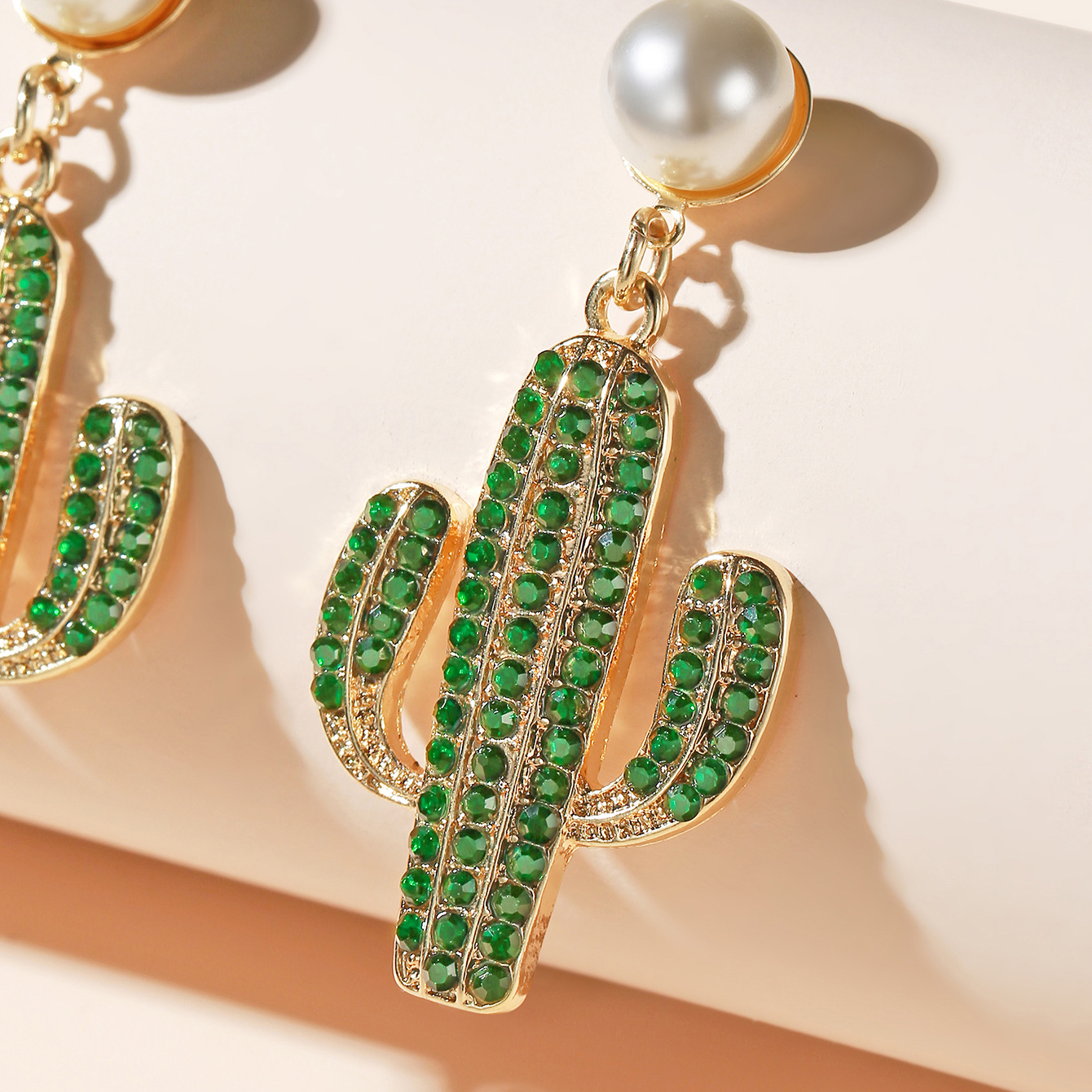 Korea Simple Forest Pearl Green Cactus Earrings Wholesale Nihaojewerly display picture 5