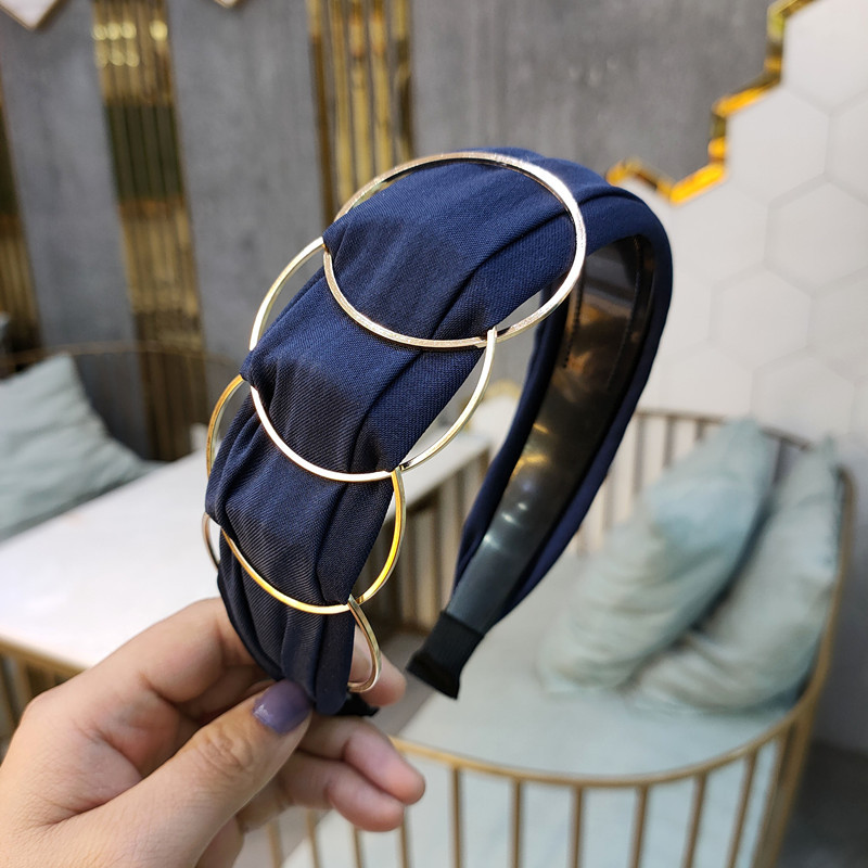 Korean Fashion High-end Metal Ring Wide-brimmed Headband Solid Color Fabric Fine Hairpin Fashion Pressure Headband Wholesale Nihaojewelry display picture 7