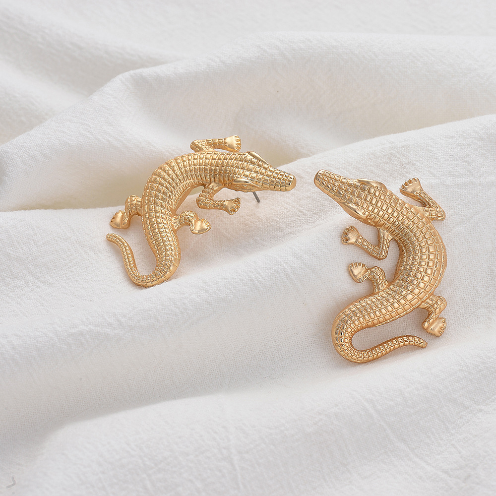 New 925 Silver Needle Earrings Crocodile Pattern Earrings Exaggerated Crocodile Earrings Wholesale Nihaojewelry display picture 5