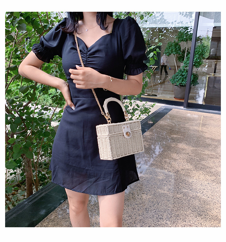 Medium Straw Solid Color Square Buckle Straw Bag display picture 2