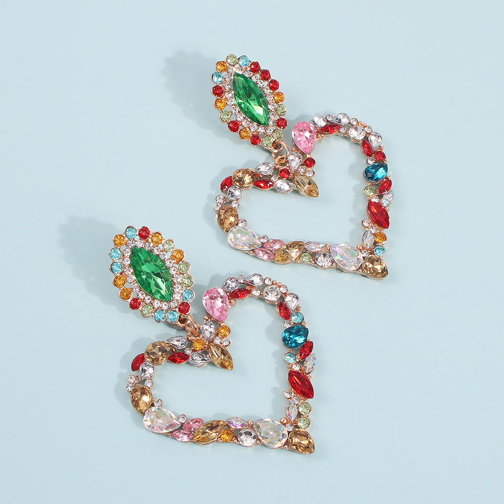 Exaggerated Heart Fashion Earrings display picture 9