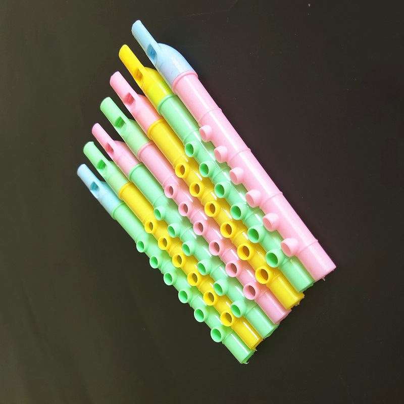 Las pequeñas actividades de microempresas empujan el código de escaneo para enviar regalos debajo de la línea roja en línea, regalos prácticos, pequeños drenadores, artefactos creativos