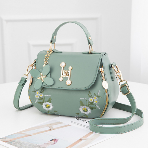 Manufacturer wholesale women's bag  autumn new fashion bucket bag embroidered bag cover type shoulder crossbody bag on behalf of