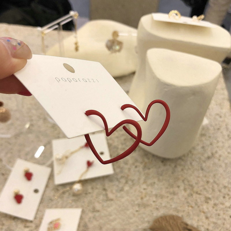 hollow love earrings