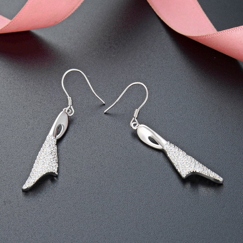 Elegante zircon pendientes largos para mujeres 925 plata esterlina nicho diseño elegante de alto grado gancho para la oreja 2023 nuevos pendientes