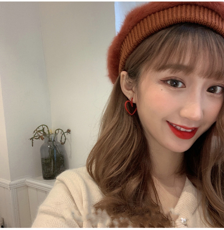 hollow love earrings