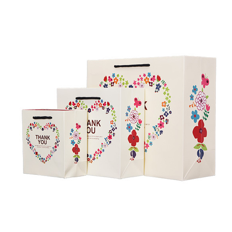 Bolso de niña de abanico, mini bolsa de regalo portátil de alto valor, bolsa de papel para ropa, bolsa de papel, bolsa de regalo, bolsa de papel blanca