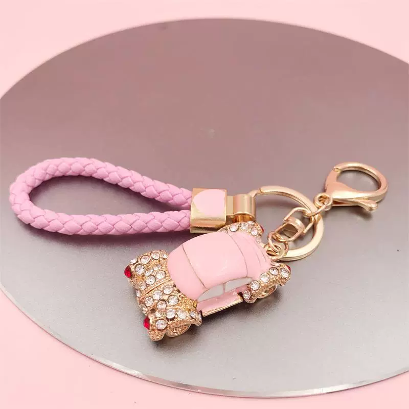 Creative metal golden water, keychain, car keys, key bag, pendant, chain, creative gift, Birthday gift